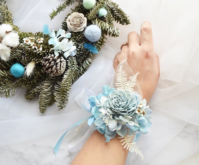 Corsage | Custom Wedding & Prom Flowers Made by Toronto Florists