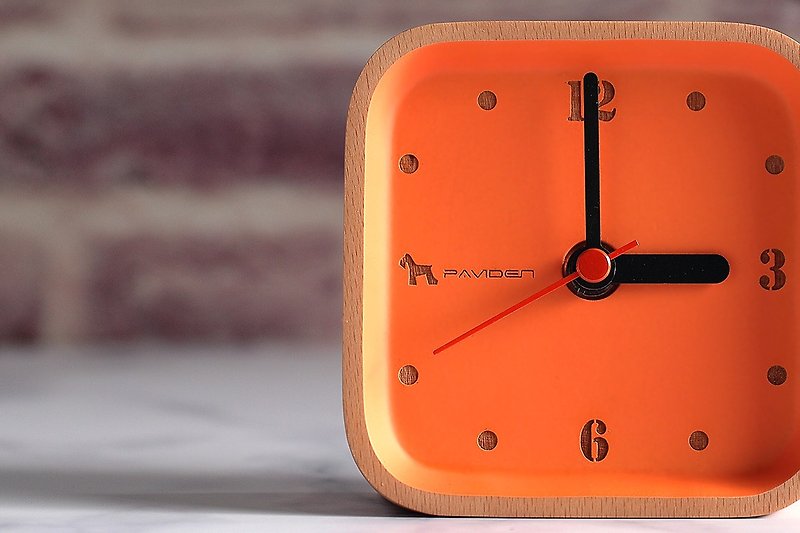 レイアナスクエアテーブルクロック（オレンジオレンジ）ブナ10cm×10cm - 時計 - 木製 