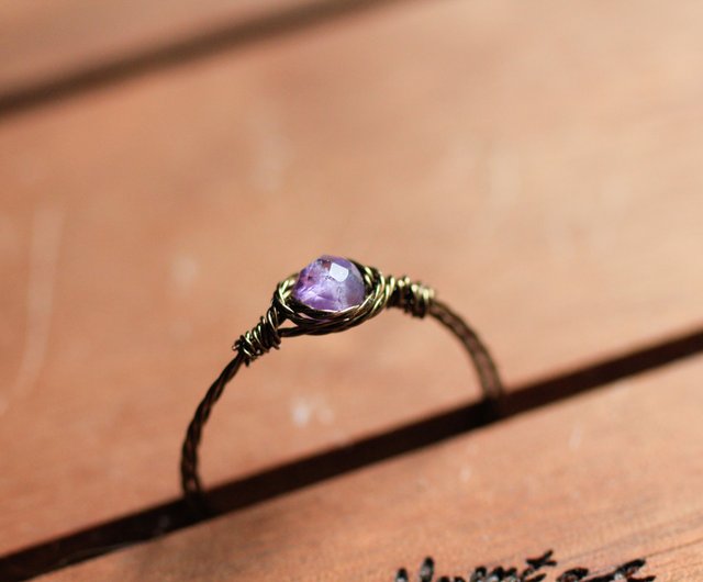 2月誕生石2mm紫晶切面青銅線扭繩戒指超小巧- 設計館WORLD SMELLS