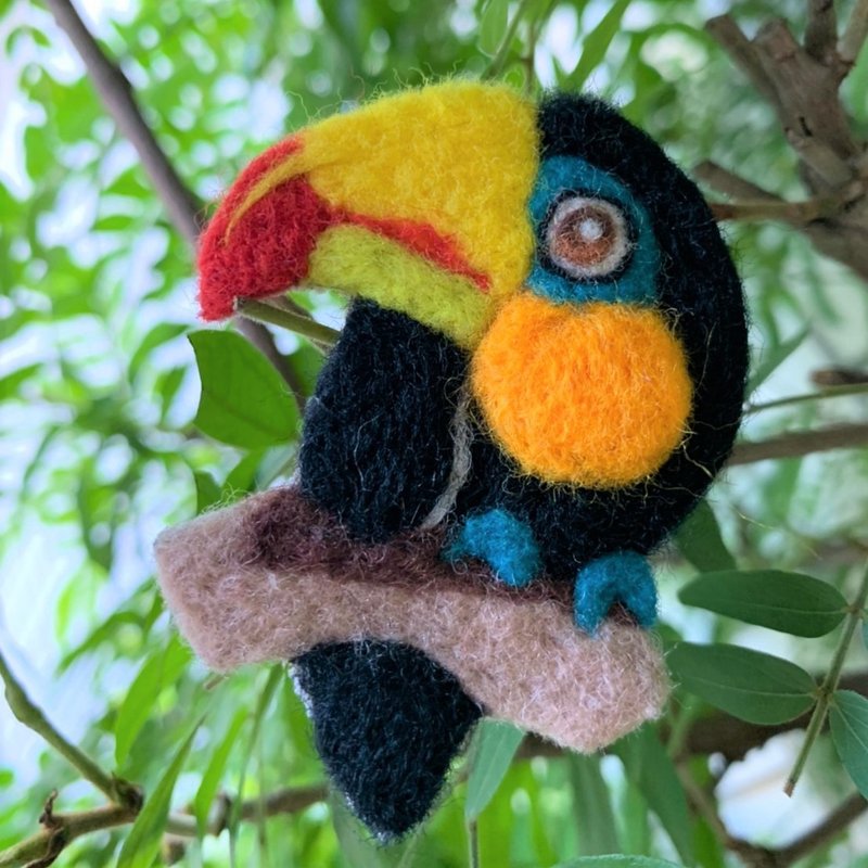 Chatty Felted Toucan Brooch/Pin - เข็มกลัด - ขนแกะ สีดำ