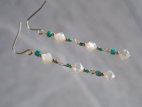nuna-jewelry turquoise mother of pearl earring 天然石ターコイズ マザーオブパール ブルー 白 ロングピアス イヤリング