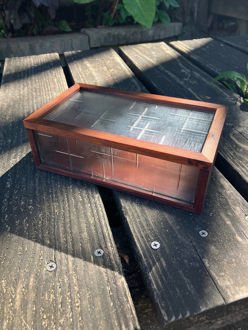 クロスフラワー ヴィンテージ ガラス ヒノキ ライトボックス ウォールナット色 - 収納用品 - 木製 