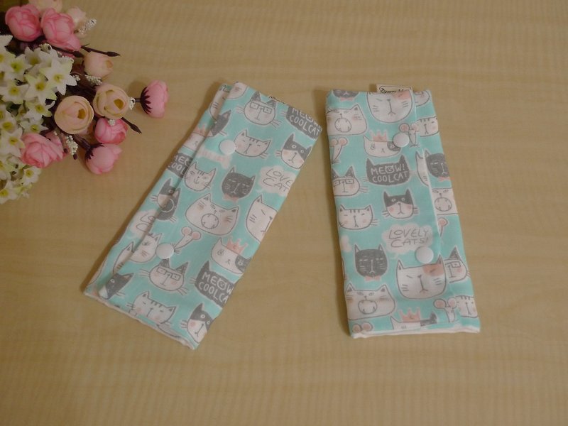 Square cat (green) - strap towel - Bibs - Cotton & Hemp Blue