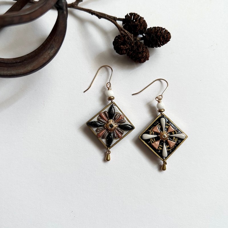 Large tile/black gold/silk pottery handmade earrings - Earrings & Clip-ons - Pottery Black