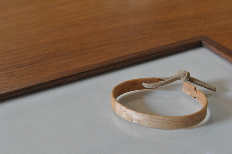 Clean and simple bangle Maple large - Bracelets - Wood Khaki