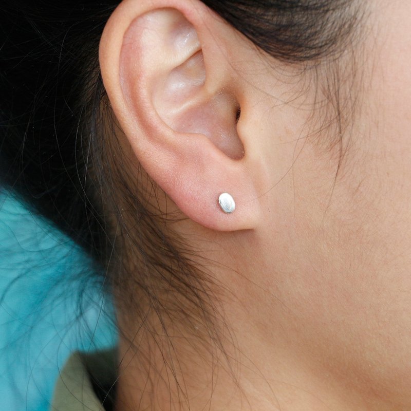 Original design geometry simple oval minimalist pure Silver earrings hypoallergenic earrings - ต่างหู - เงินแท้ สีเงิน