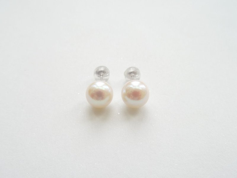 Twinkling Gold ◆ 14K Solid White Gold Akoya Saltwater Pearls (8.5 mm) Stud Earrings (Non-pierced Clip-ons Available) - ต่างหู - เครื่องเพชรพลอย ขาว