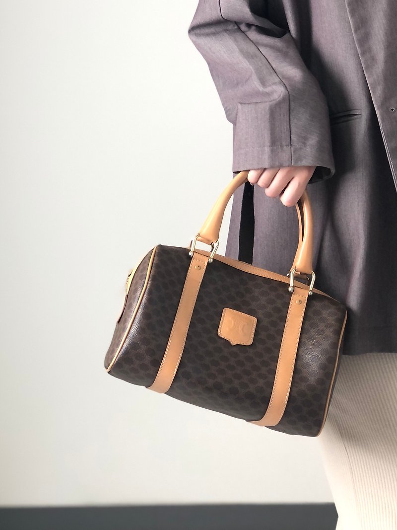 [Direct from Japan, branded used bag] CELINE Macadam handbag, Brown blazon embossed PVC leather, mini Boston, Keepall mvb5z3 - กระเป๋าถือ - หนังแท้ สีนำ้ตาล