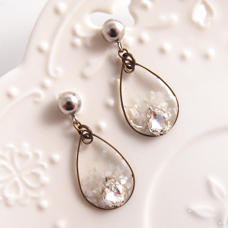 White water drops. Clip earrings, needle earrings [aquarium pendant earrings] - Earrings & Clip-ons - Silicone White