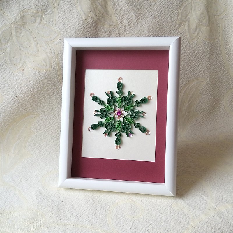 Hand-made Christmas paper quilling gift box1