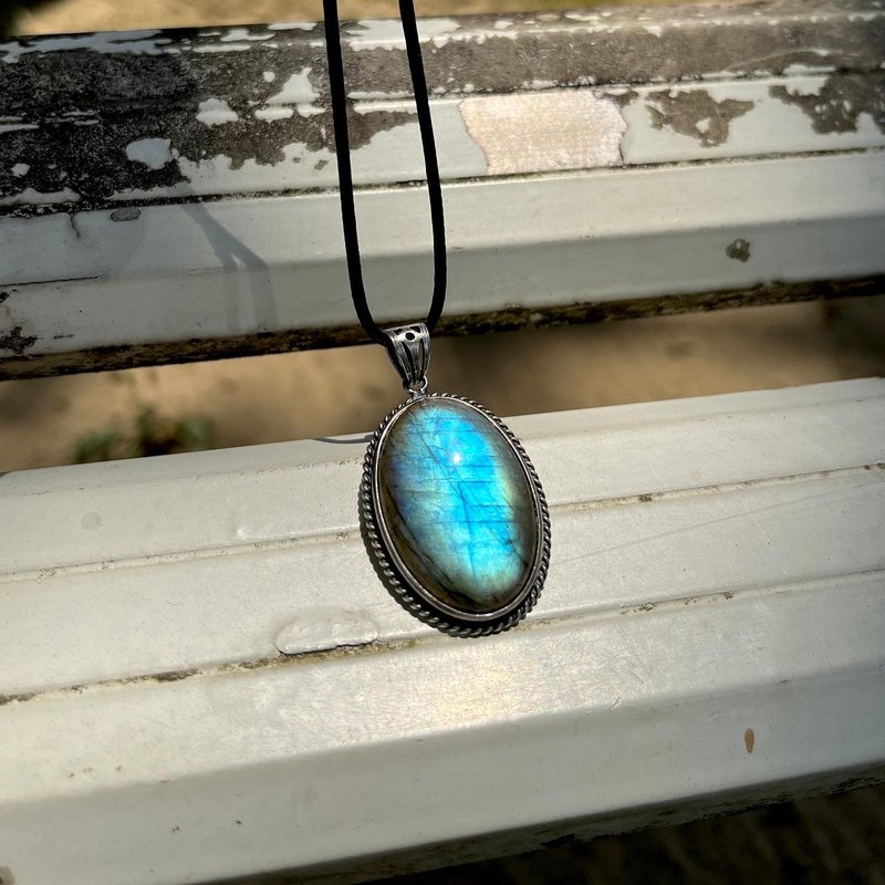 Welcome Yao 925 Silver labradorite necklace labradorite pendant handmade silver retro Thai Silver oval - Necklaces - Crystal Silver
