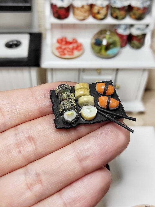 1Pc 1/6 Dollhouse Miniature gioiello rotolo di Sushi Riso per bambole Finta foodhfuk 