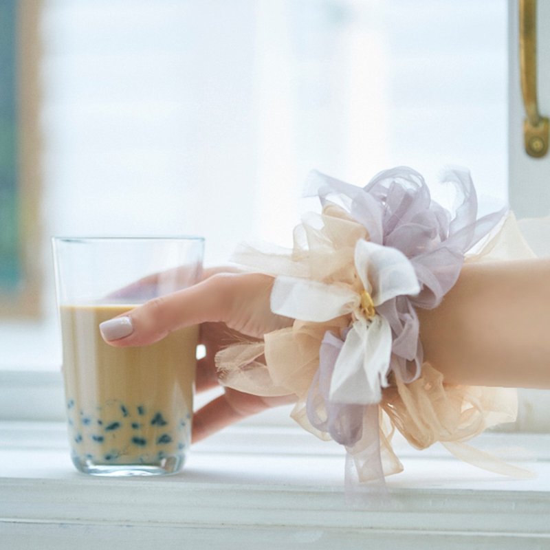 【春夏限定】ミルクティ | 彩る咲き編みシュシュ - ヘアアクセサリー - その他の化学繊維 カーキ