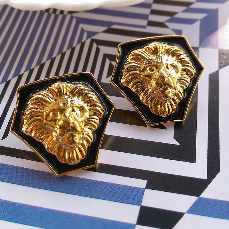 Western antique ornaments. Lion Pin Earrings - Earrings & Clip-ons - Other Metals Gold