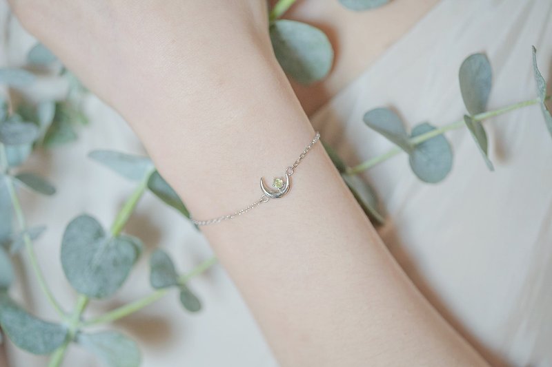 Olive Stone 925 silver moon and stars design bracelet