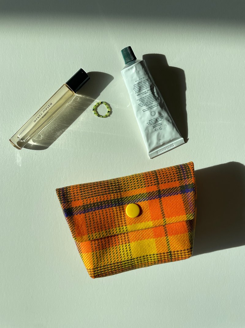 orange check pouch - กระเป๋าเครื่องสำอาง - ผ้าฝ้าย/ผ้าลินิน 