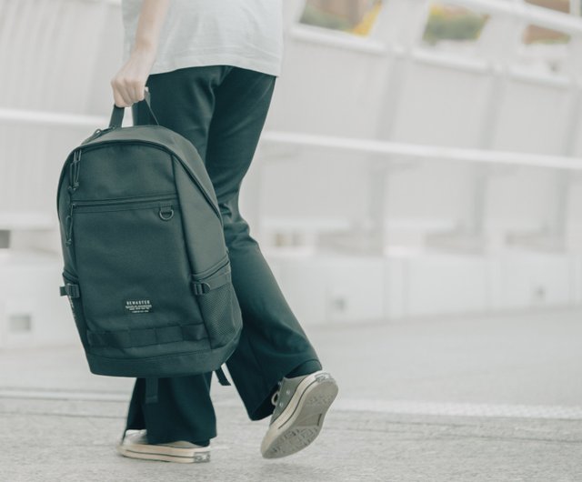 lightweight travel backpack review