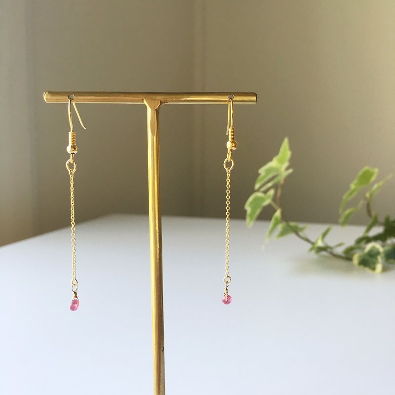 7月の誕生石 宝石質ルビー with chains earrings - ピアス・イヤリング - 宝石 ピンク