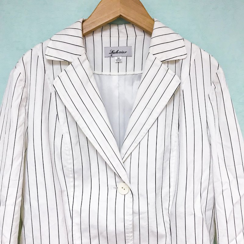 Outer / White Long-sleeves Blazer with Stripe - Women's Blazers & Trench Coats - Cotton & Hemp White