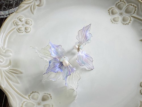 Lady Elegance 極光羽翼水晶樹酯不對稱耳環