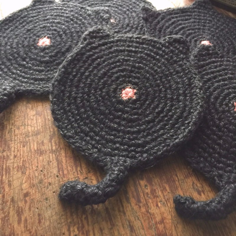 Retrieve the original touched woven cat back shadow coaster black single piece - ที่รองแก้ว - ผ้าฝ้าย/ผ้าลินิน สีดำ