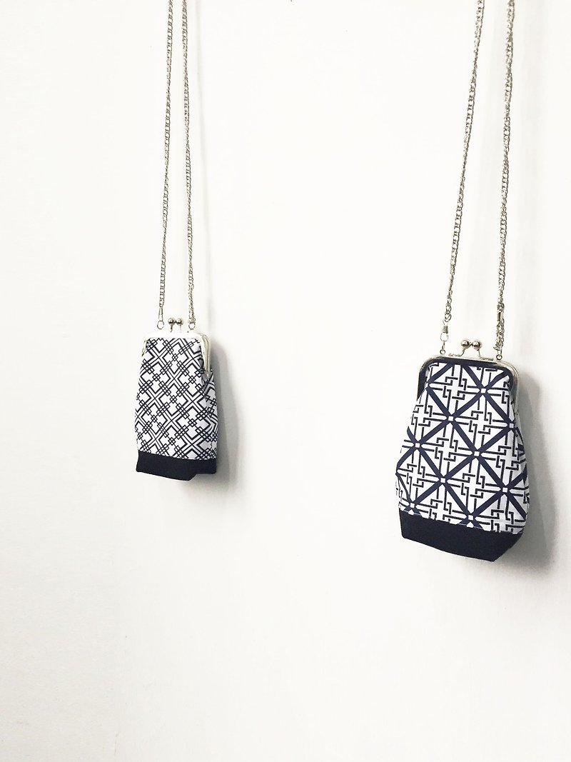 Lines small clasp frame bag/with chain/ cosmetic bag - กระเป๋าแมสเซนเจอร์ - ผ้าฝ้าย/ผ้าลินิน 