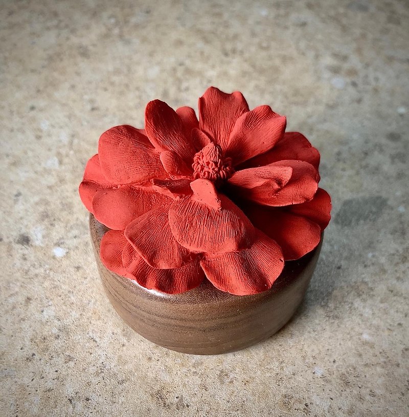 Three-dimensional red Begonia flower diffuser - Fragrances - Wood 