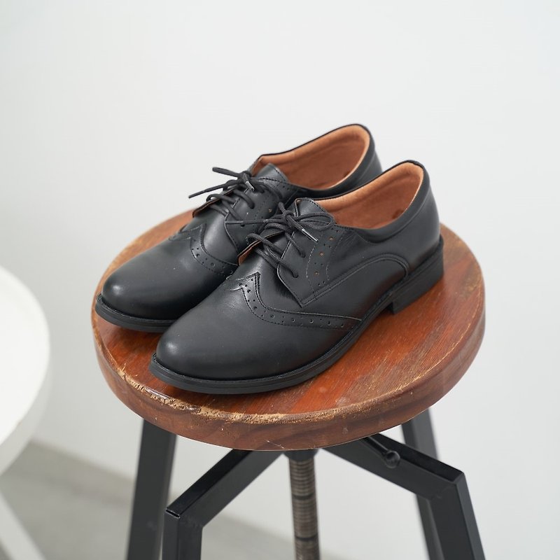 革 革靴 ブラック - 再刻印されたフラットダービーシューズブラック