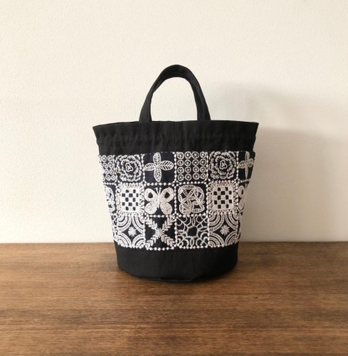 別底巾着バッグ　ミナペルホネン　ハンドメイド　swan 別底巾着バッグ ミナペルホネン ハンドメイド swan ミナ