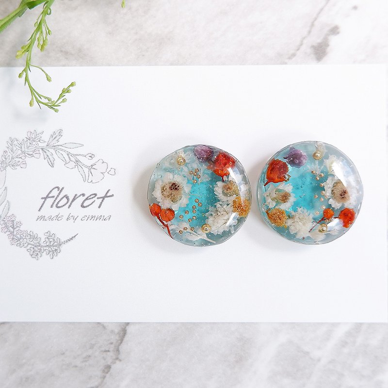 Transparent pastel flower earrings/pierced earrings blue - Earrings & Clip-ons - Resin Blue