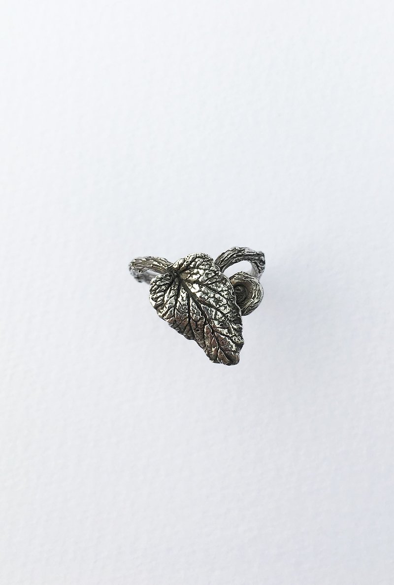 Petite Fille Women's Unfinished Accessories Mint Leaf Pure Silver Ring - แหวนทั่วไป - โลหะ สีเงิน