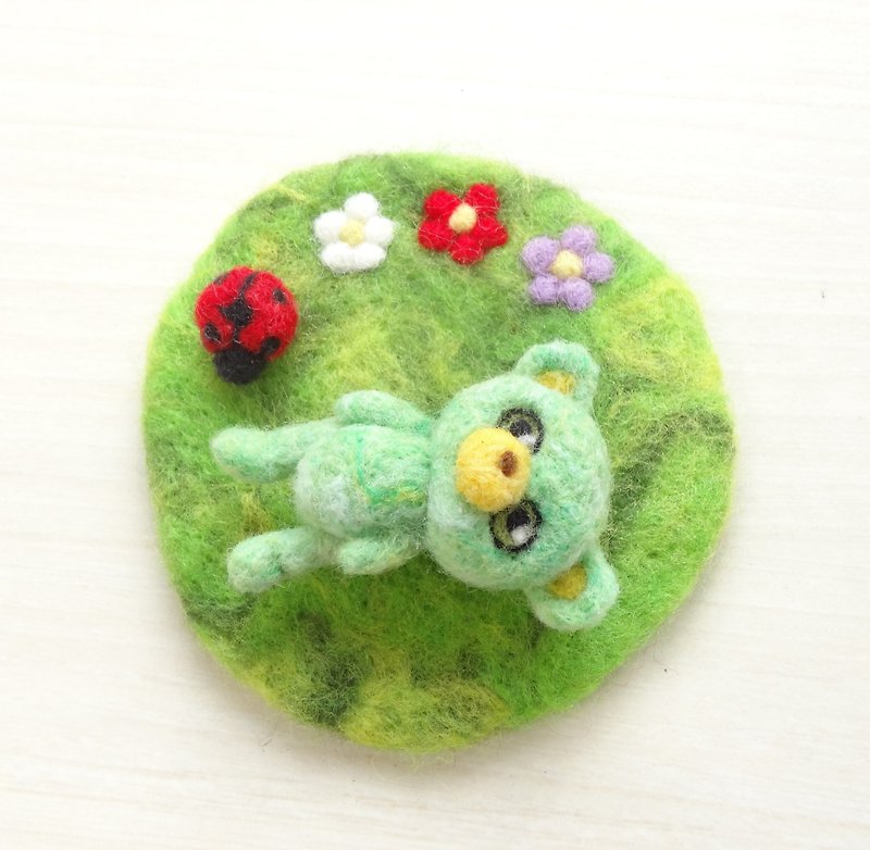 草綠玩具泰迪熊 -羊毛氈  "鑰匙圈、吊飾、擺飾"  不包含草皮和瓢蟲 情人節禮物優惠中 - 鑰匙圈/鑰匙包 - 羊毛 綠色