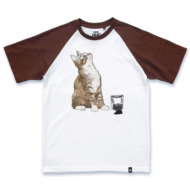 AMO®Original  canned  cotton T-shirt/AKE/The Cat Upsetting Ink But Playing Helpless - เสื้อยืดผู้หญิง - ผ้าฝ้าย/ผ้าลินิน 