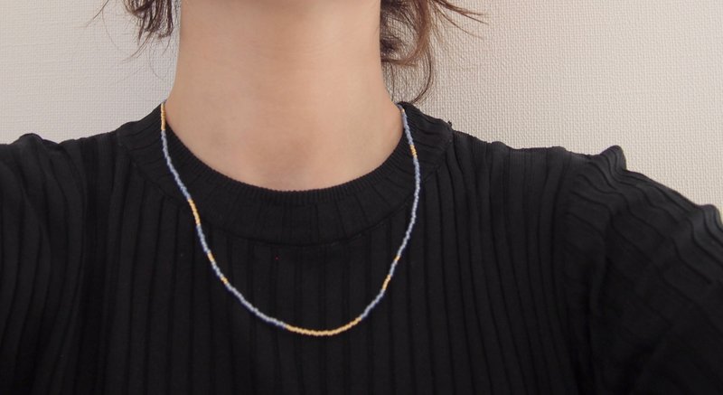 Bead necklace with magnetic detachment [Blue x Gold] Blue x Gold - Necklaces - Other Materials Blue