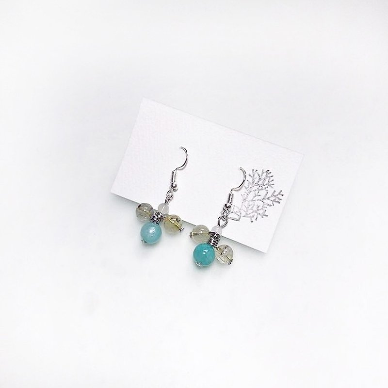 Puputraga Uesugi flower life / blue long moonlight love natural earrings - Earrings & Clip-ons - Gemstone Multicolor