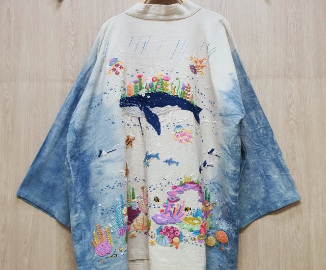 手刺繍カーディガン クジラ クラゲ アカエイ 雲 空 幻想 月 - ショップ TreeHouse In The Woods ブレザー・コート -  Pinkoi