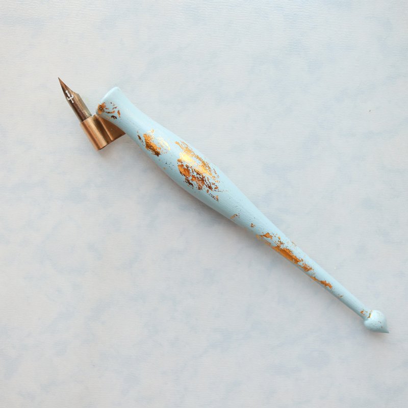 Classic Carrot Calligraphy Oblique Pen (Smoky Blue) - อุปกรณ์เขียนอื่นๆ - ไม้ สีน้ำเงิน