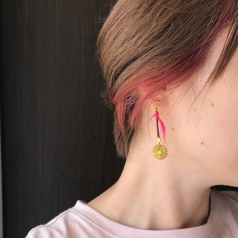 Japanese sparklers earrings / summer  / firework  / silk thread / shipping free - Earrings & Clip-ons - Silk Red