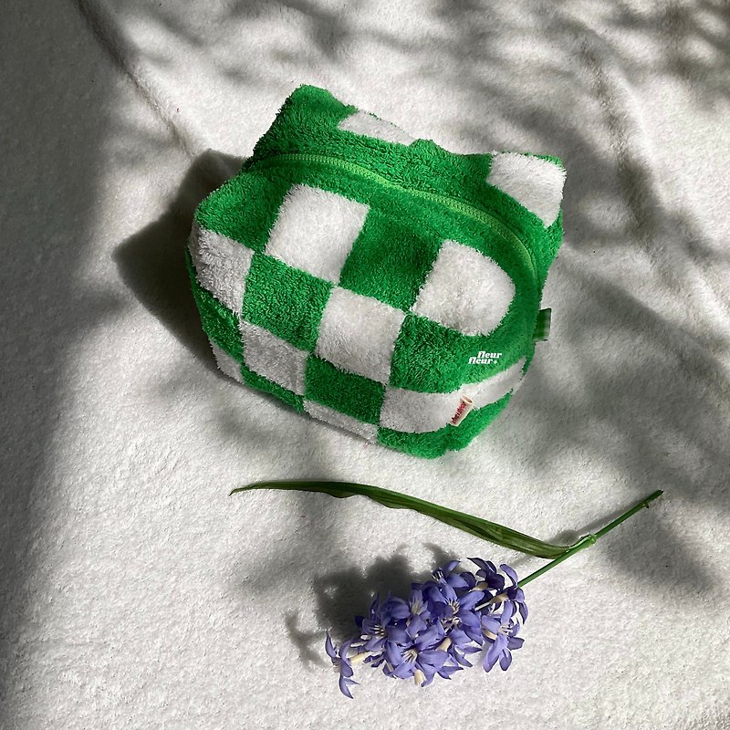 White and green  checker super pouch