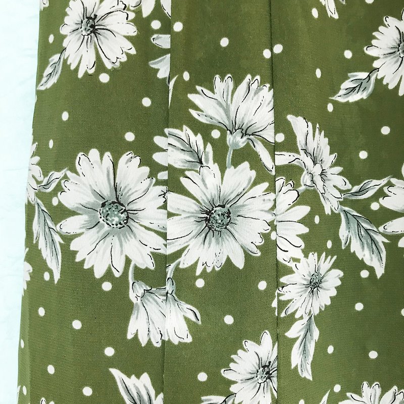 Skirt / Green Floral Knee Skirt - กระโปรง - เส้นใยสังเคราะห์ สีเขียว