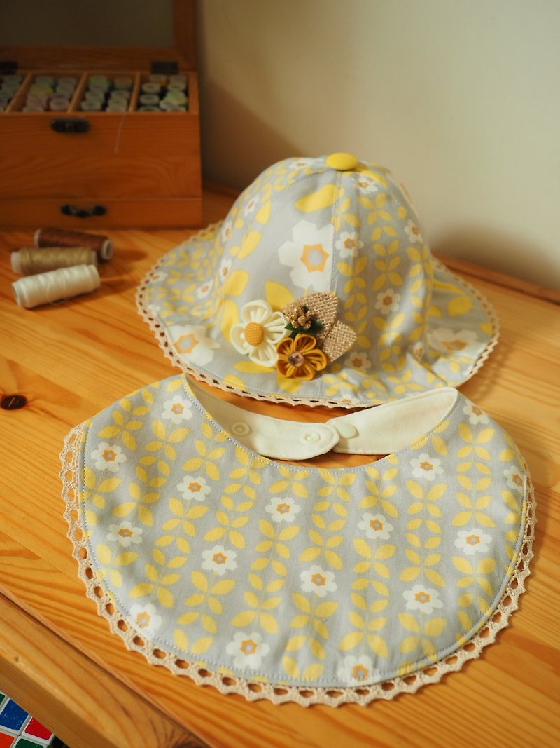 彌月禮物 手作黃色小花圖案嬰兒/小童帽子髮夾及圍兜套裝 - 彌月禮盒 - 棉．麻 黃色