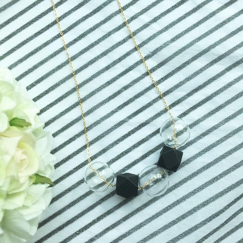 幾何 圓珠 木珠 玻璃珠子 白色 黑色 原創 手作項鏈 頸鏈首飾 鍍16K 金銅鏈  - 頸圈項鍊 - 玻璃 黑色