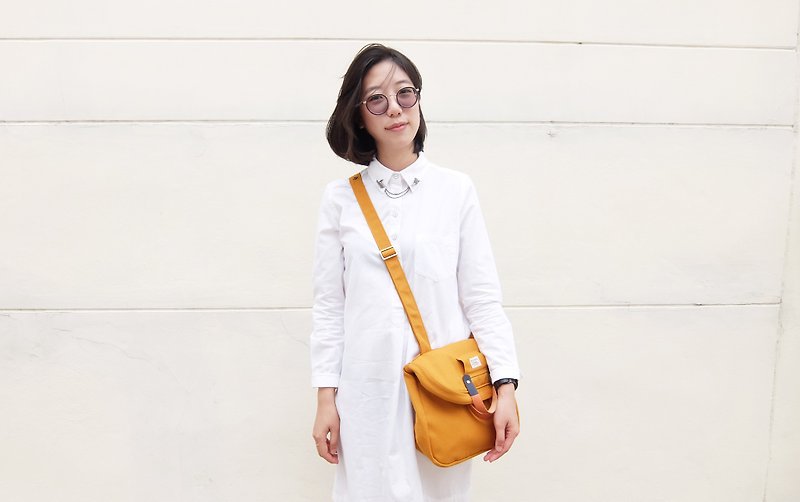 Mustard girl backpack : 3 ways bag : backpack, sling bag, handbag - 背囊/背包 - 棉．麻 黃色