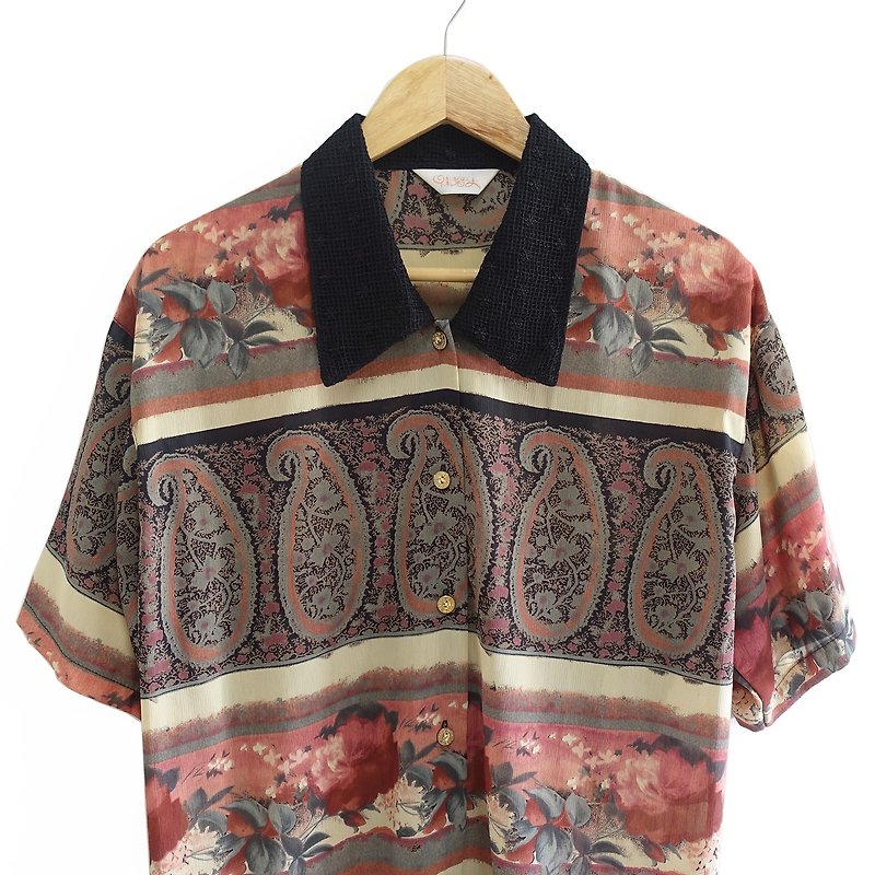 │Slowly│Amoeba - vintage shirt │vintage. Retro. Literature - Women's Shirts - Polyester Multicolor
