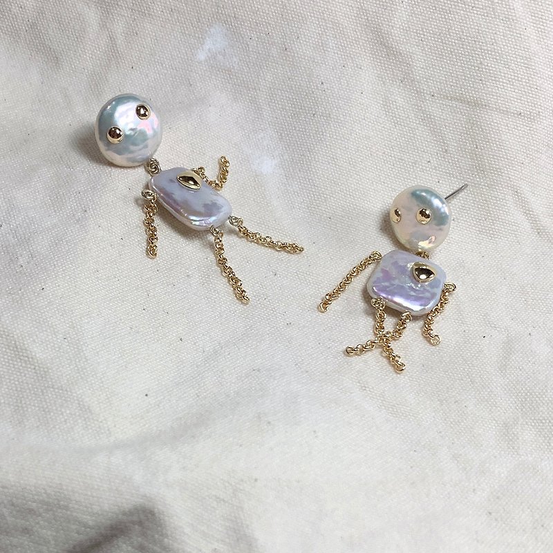 Robot Mr. Pearl - Earrings & Clip-ons - Pearl 