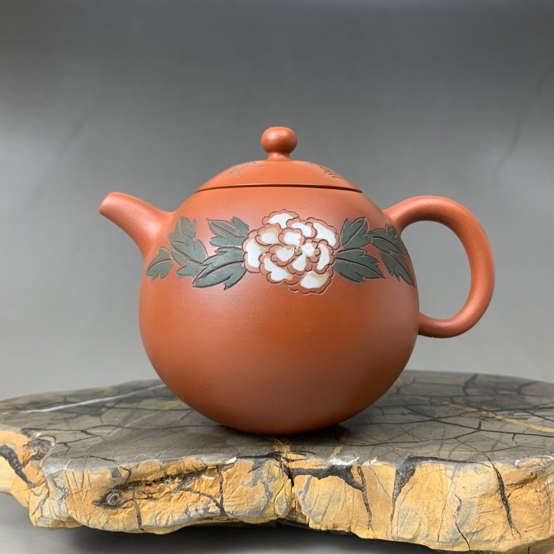 台灣【朱泥】手拉坏 文旦 雕刻壺04 - 茶壺/茶杯/茶具 - 陶 紅色