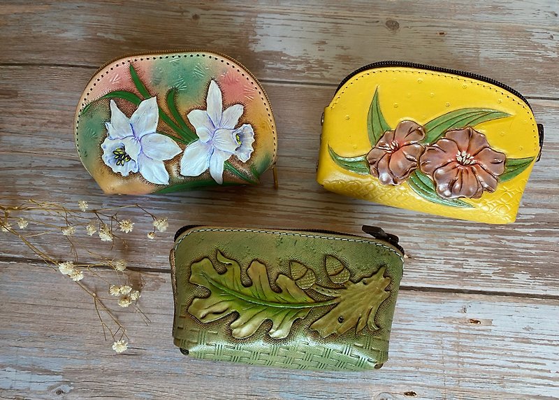 Leather carving-flower coin purse - Coin Purses - Genuine Leather 