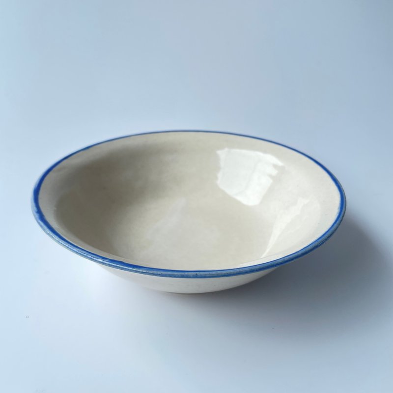 @studio_florero White stonewear deep dish - Plates & Trays - Pottery White