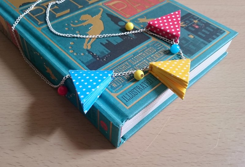 Amusement Park Mini Banner :: triangular point book necklace - สร้อยคอ - กระดาษ 
