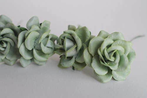 makemefrompaper Paper Flower, 25 pieces mulberry rose size 3.5 cm. curve petals, greentea color